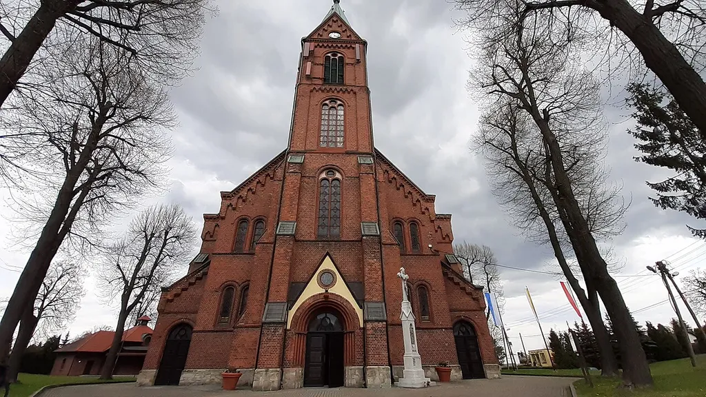 Kościół Narodzenia Najświętszej Maryi Panny w Gliwicach-Bojkowie, widok od frontu