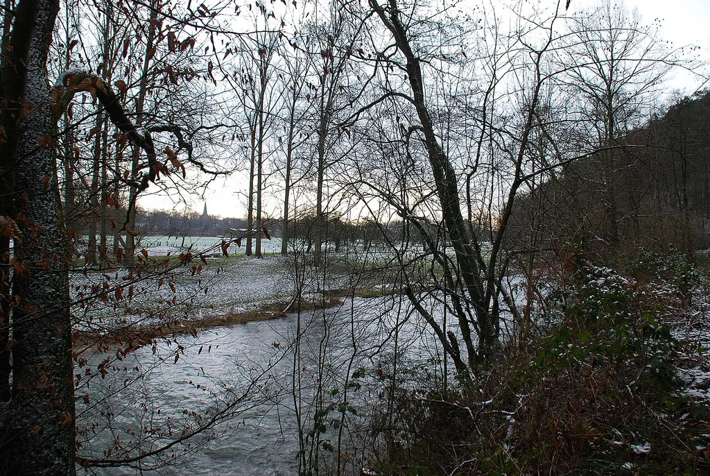 Das Foto zeigt die Agger im Naturschutzgebiet CDDA 378139 nahe 53797 Lohmar Blickrichtung Süd-West