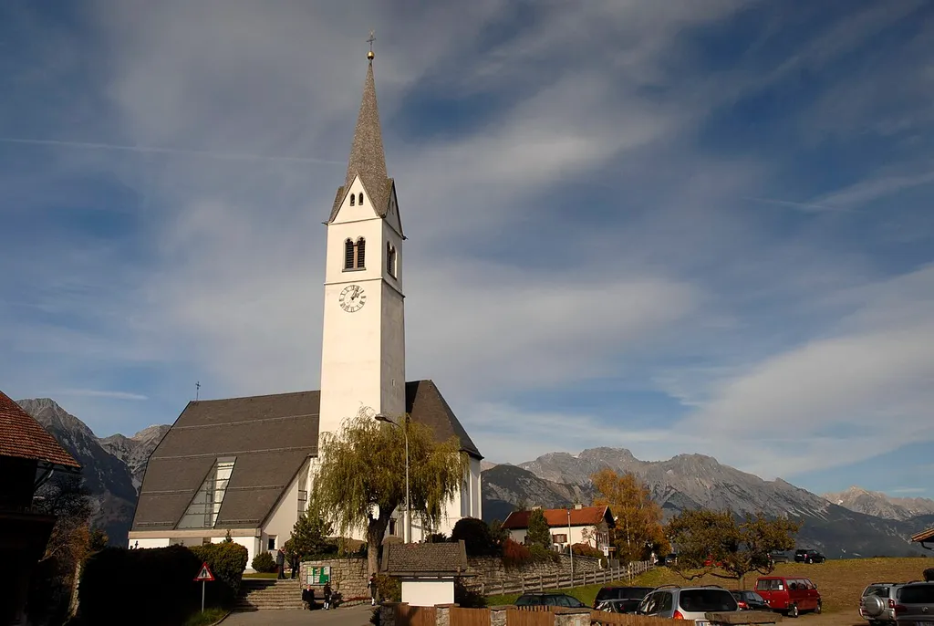 Aldrans, Pfarrkirche This media shows the protected monument with ObjektID 63836 in Austria. (Commons, de, Wikidata)