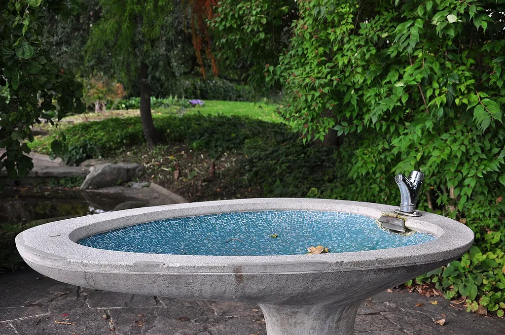 Strandbad Tiefenbrunnen in Zürich-Seefeld (Switzerland)