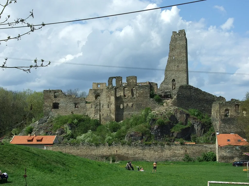 Okoř, village in Central Bohemian region, known because of its castle ruins