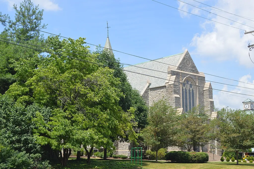 Front of Second Presbyterian Church, located at 460 E. Main Street (U.S. Routes 25/421) in Lexington, Kentucky, United States. Built in 1922, it is listed on the National Register of Historic Places.