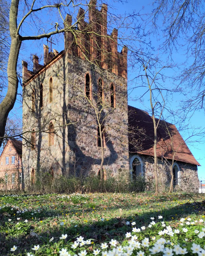 Kirche Groß Warnow