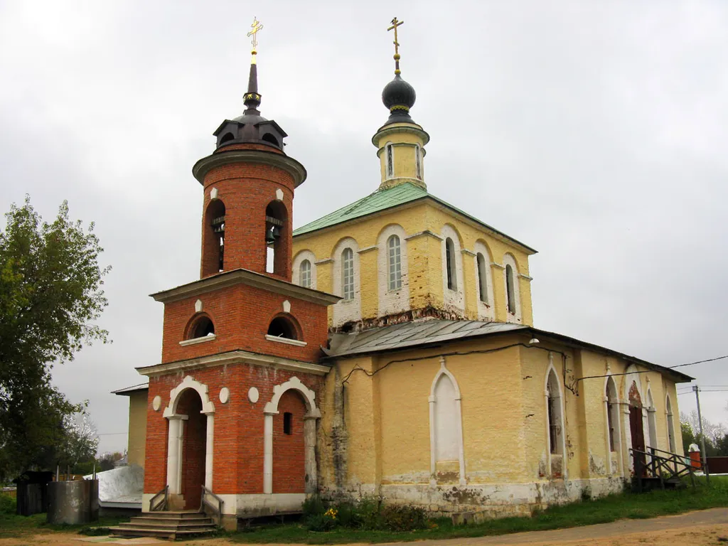 Храм Рождества Пресвятой Богородицы в селе Колюбакино (Рузский район Московской области), построена в середине XVIII века, перестроена в 1833-35 гг.