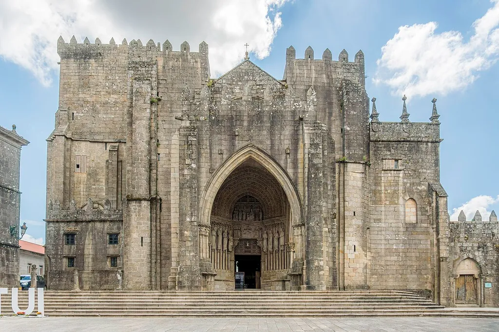 Catedral de Santa María de Tuy