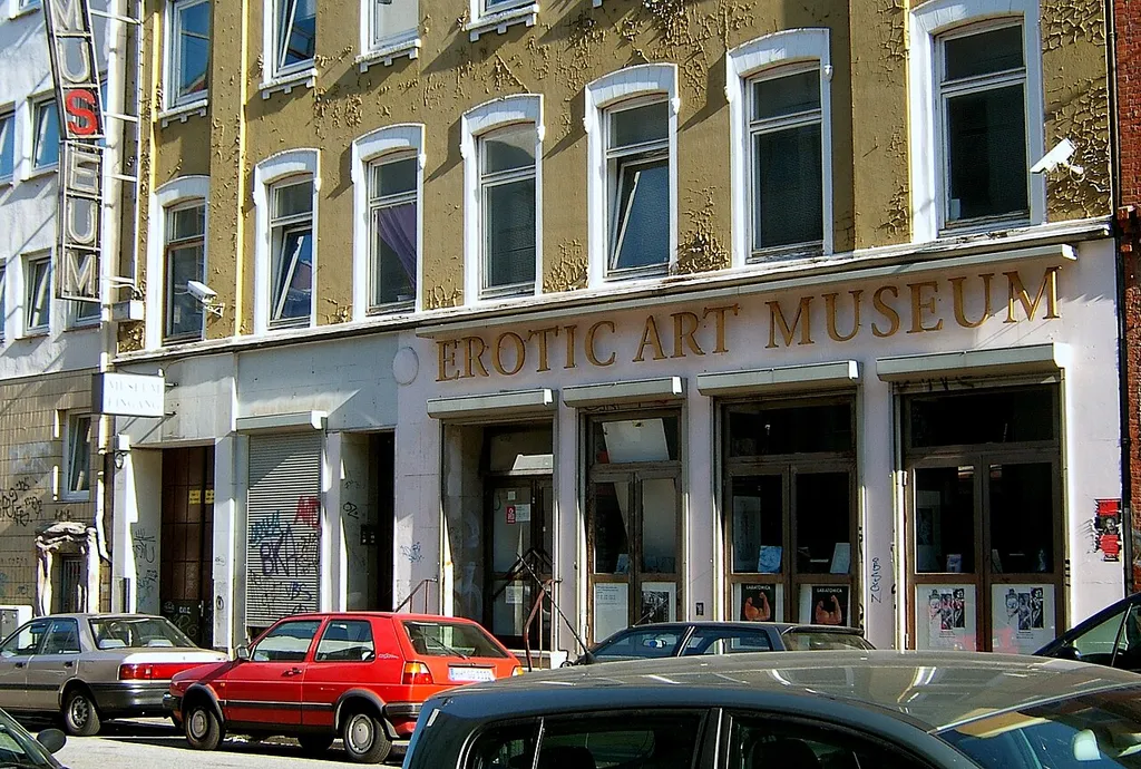Bildbeschreibung: Hamburg, St. Pauli, Erotic Art Museum, Bernhard-Nocht-Straße Fotograf: selbst Datum: 28.6.2006
