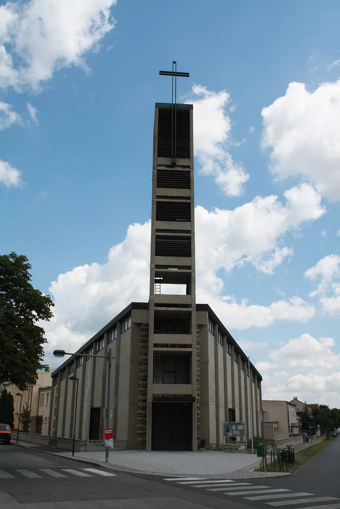 Herz-Jesu-Kirche in der Schöffelstadt von de:Mödling