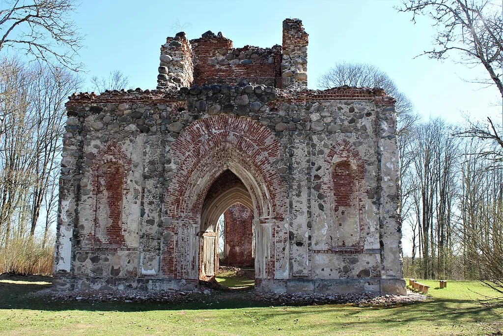 Ruins of lutheran church in Veckalsnava, 2022-04-26
