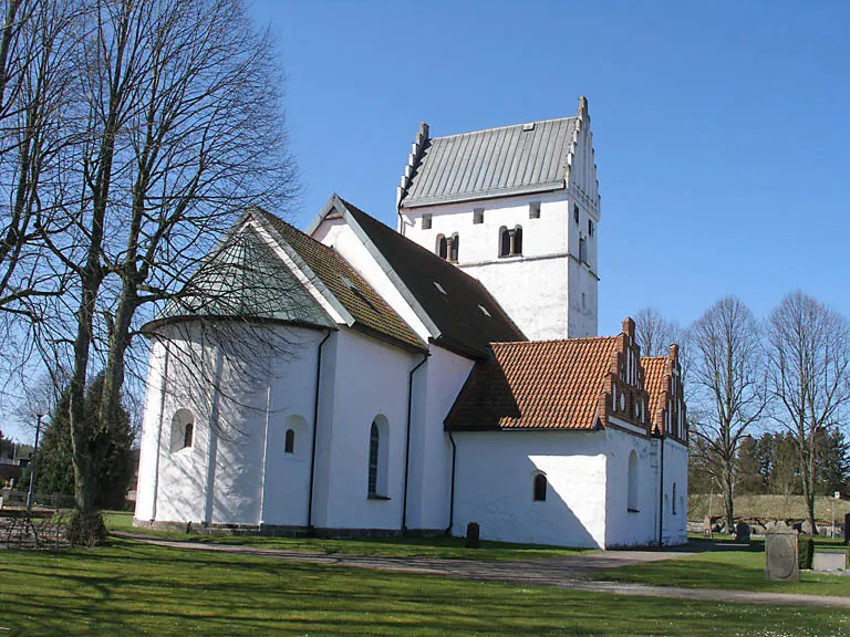 Norra Åsums kyrka, sedd från nordost.