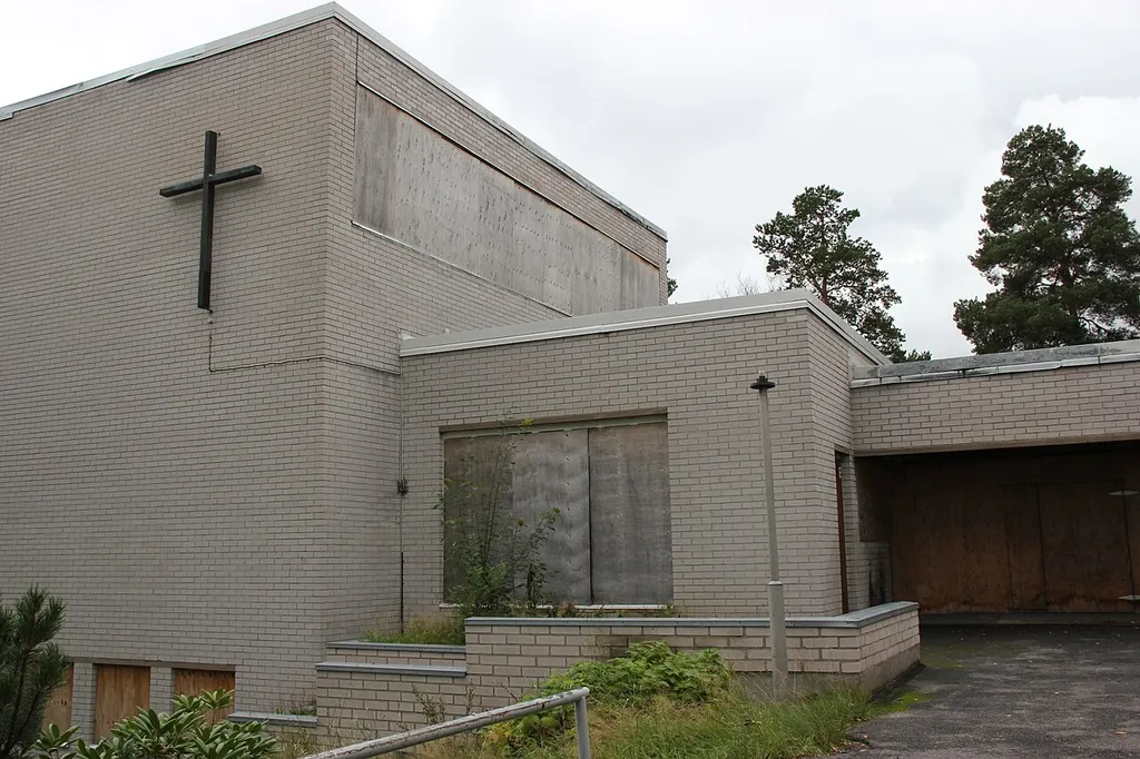 Kaivoksela Church in Vantaa, Finland, burnt down inside in 2006