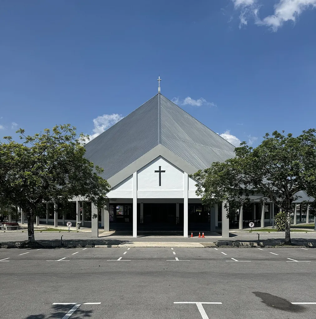 Tampak Luar Gereja Sacred Heart Kota Sentosa