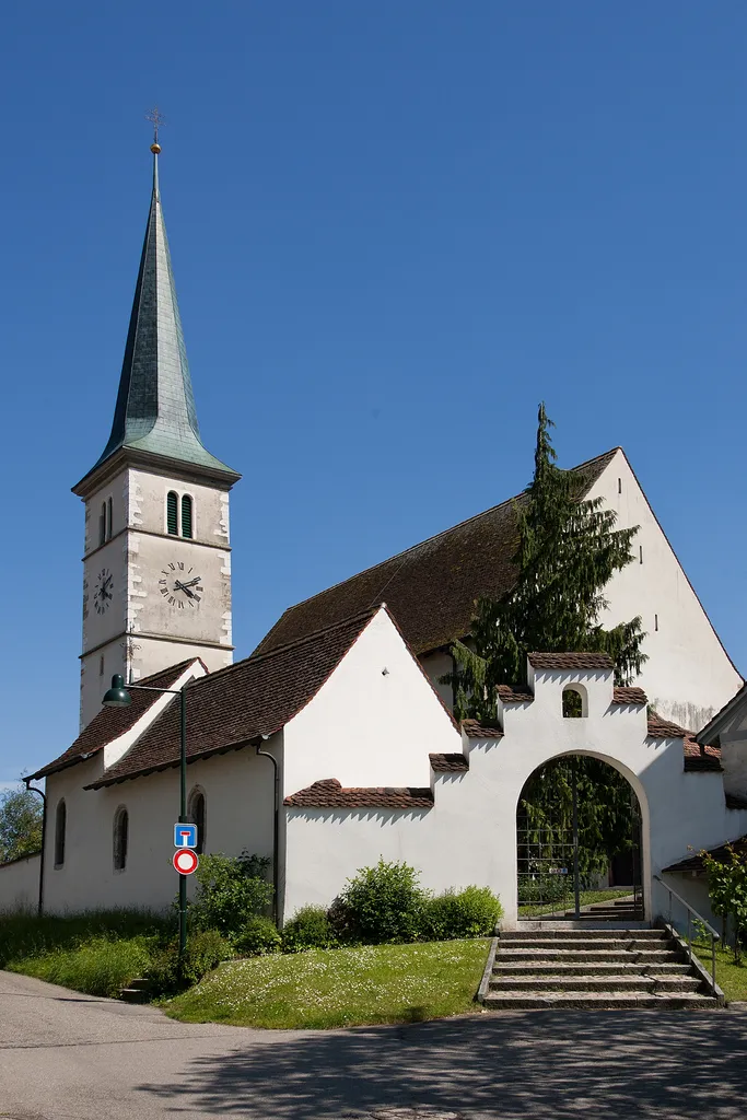 Römisch-Katholische Kirche St. Stephan mit St. Annakapelle in Therwil (BL)
