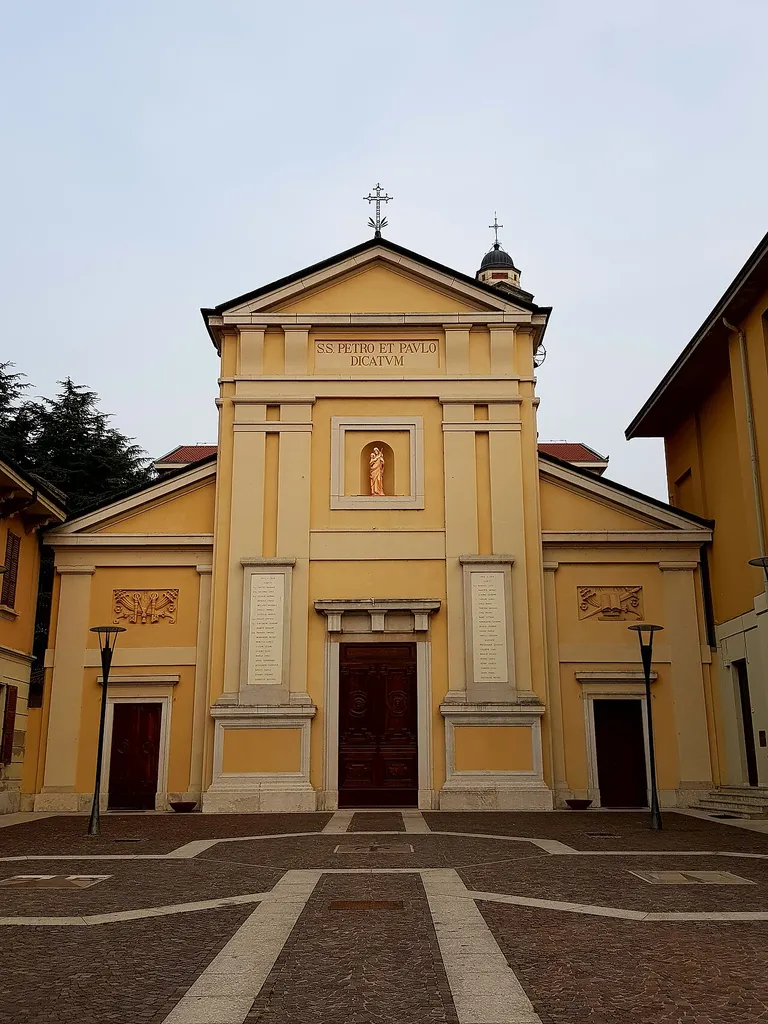Frontal picture of the Church of St. Peter and Paul, Arese