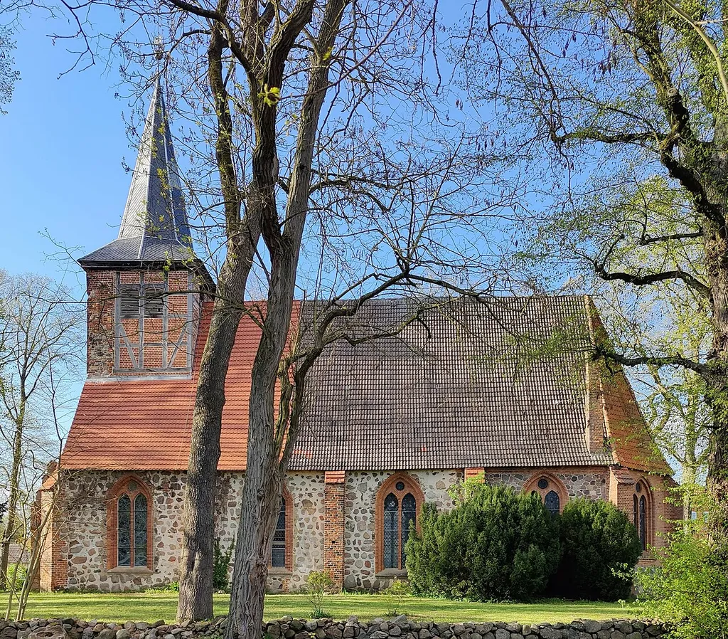 Evangelisch-lutherische Dorfkirche Warsow, Landkreis Ludwigslust-Parchim, Mecklenburg-Vorpomemrn, Deutschland