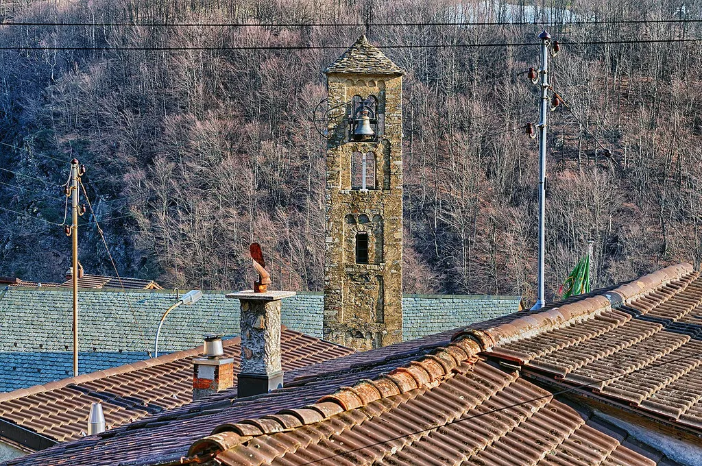 Campanile romanico della Chiesa di San Lorenzo (Isone)