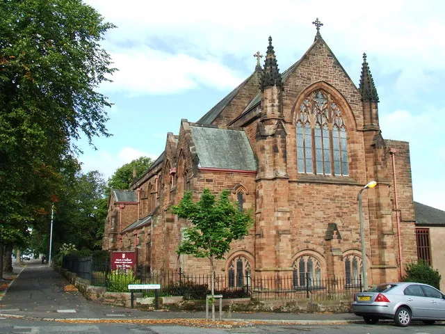 Finnart St Paul's. Church of Scotland on Newark Street. See also 559705. See the church gargoyles here 559720 559725 559733 559739.
