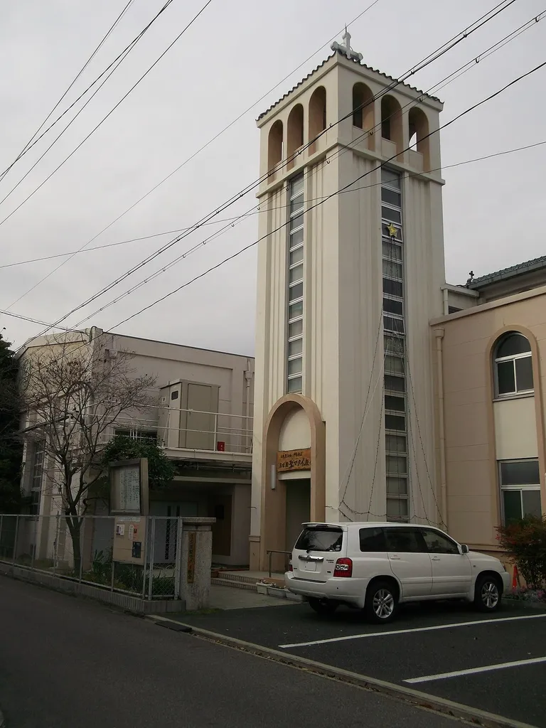 名古屋市昭和区明月町の名古屋聖マタイ教会を南側から写す