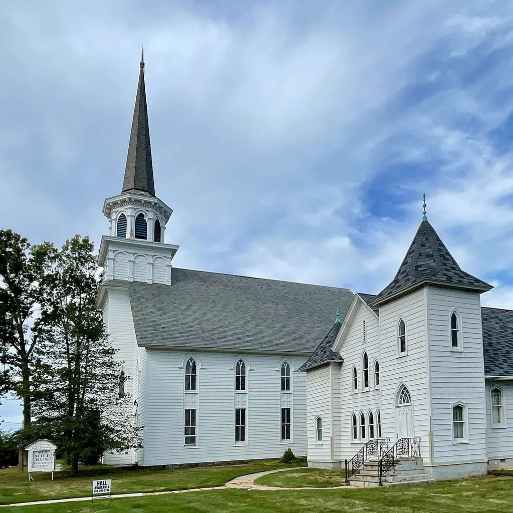 The Six Mile Run Reformed Church in Franklin Park, New Jersey. The church is on the left, and the Frelinghuysen Chapel is on the right.