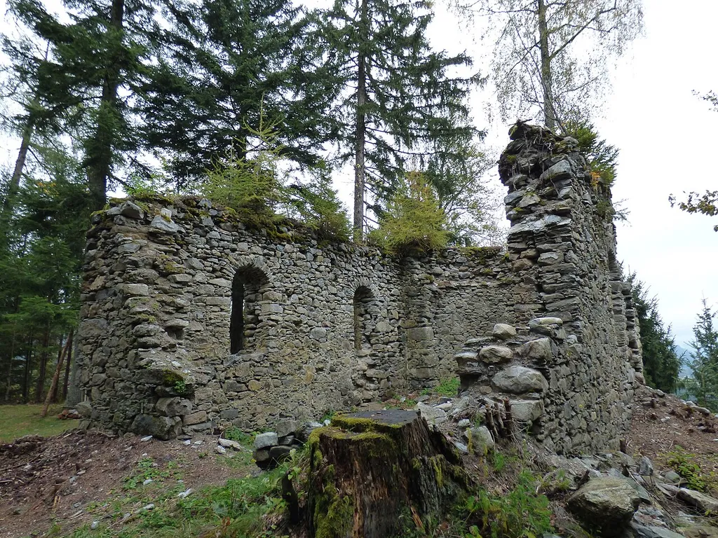 Burgruine Steuerberg (Marbauerschloss), Gemeinde Steuerberg, Kärnten. Burgkapelle