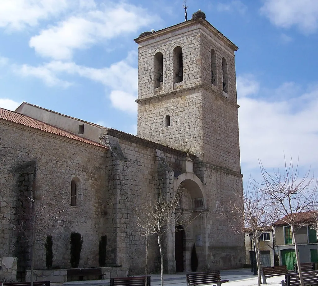 Iglesia de San Juan Bautista en la localidad de Arrabal de Portillo (Valladolid, España). Torre.