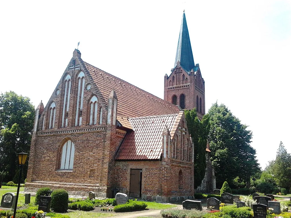 Kirche in Liepen, Landkreis Ostvorpommern, Ostgiebel und Sakristei