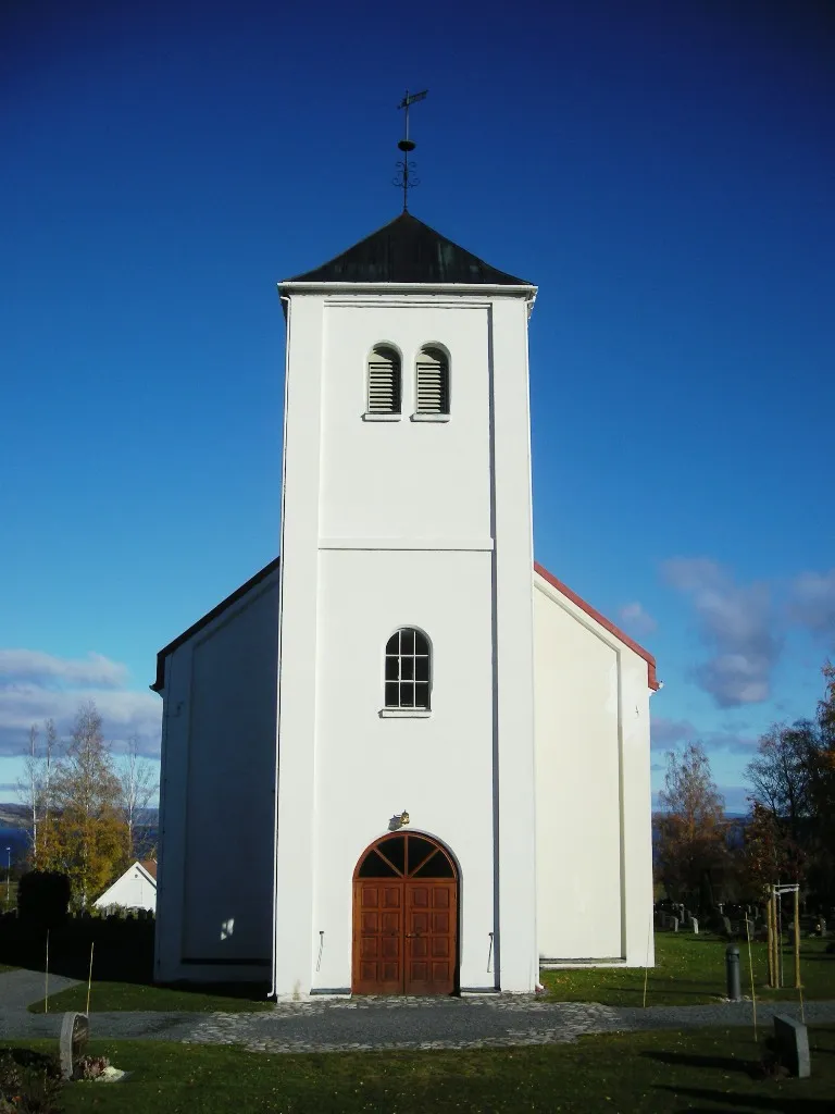 Totenviken kirke, Østre Toten
