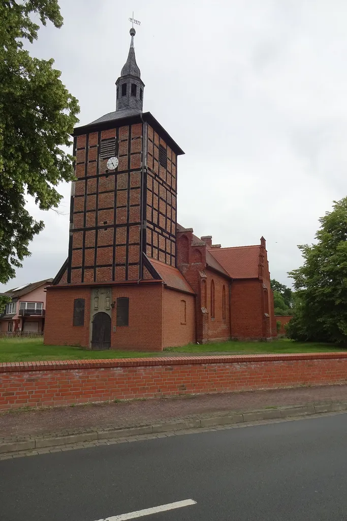 Pollitz ist ein Ortsteil der Gemeinde Aland im Landkreis Stendal in Sachsen-Anhalt.