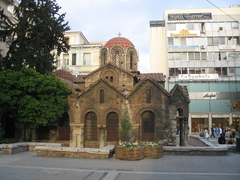 Die Kapnikarea-Kirche in Athen (11. Jahrhundert), eine byzantinische Kreuzkuppelkirche