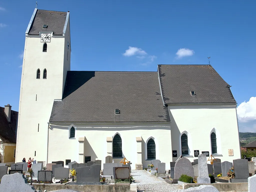 Kath. Pfarrkirche hl. Nikolaus und Friedhof