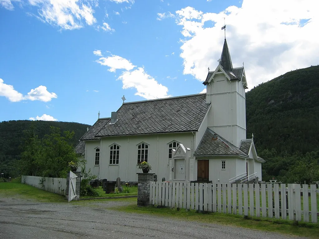 Snillfjord church