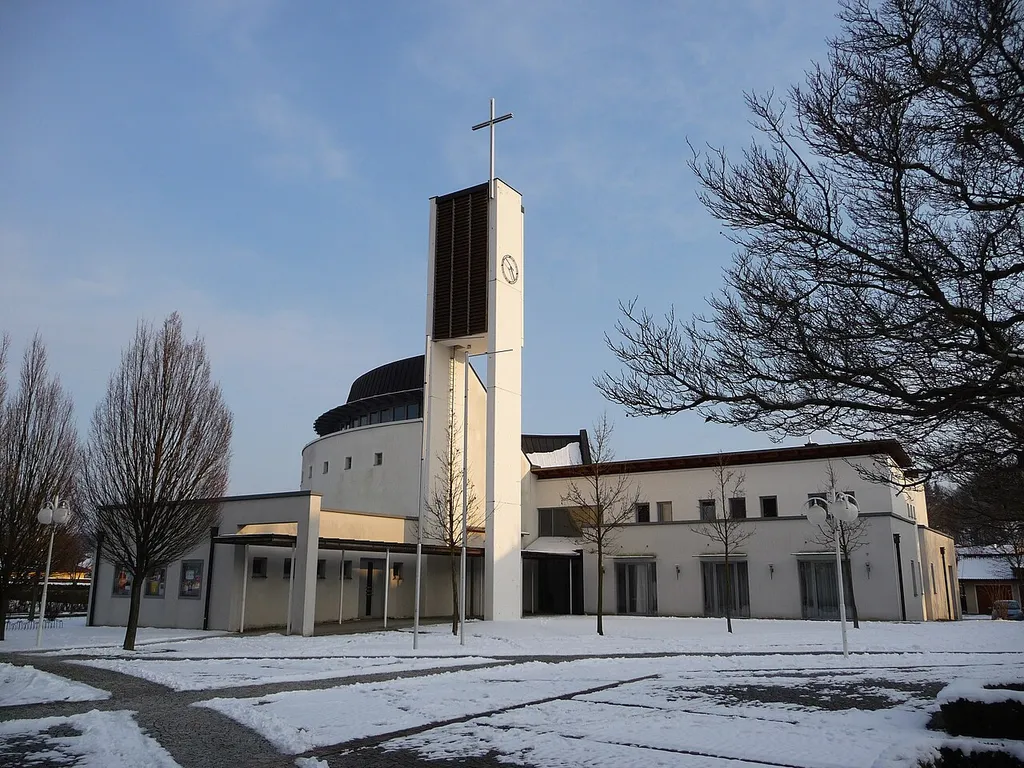 Exterior of the church in Schlüsslberg, Grieskirchen parish.