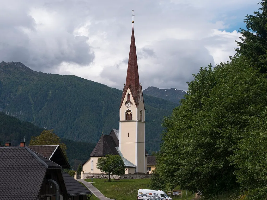 Kath. Pfarrkirche hl. Jakob und Friedhof