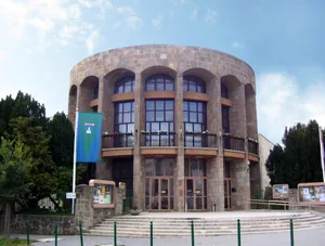 MOM cultural centre