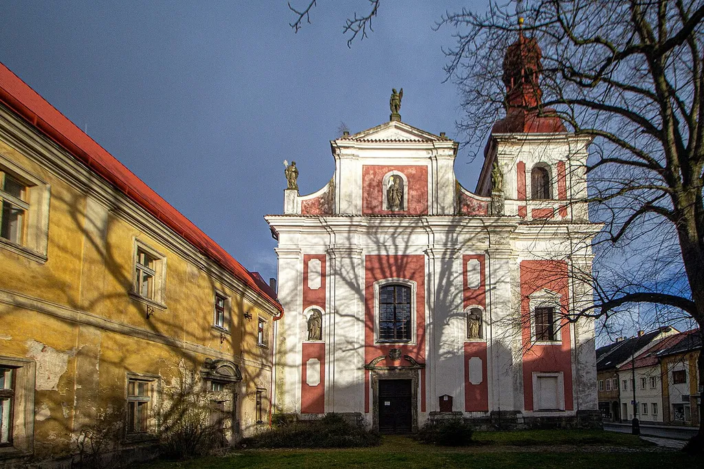 Bělá pod Bezdězem, klášter a kostel sv. Václava