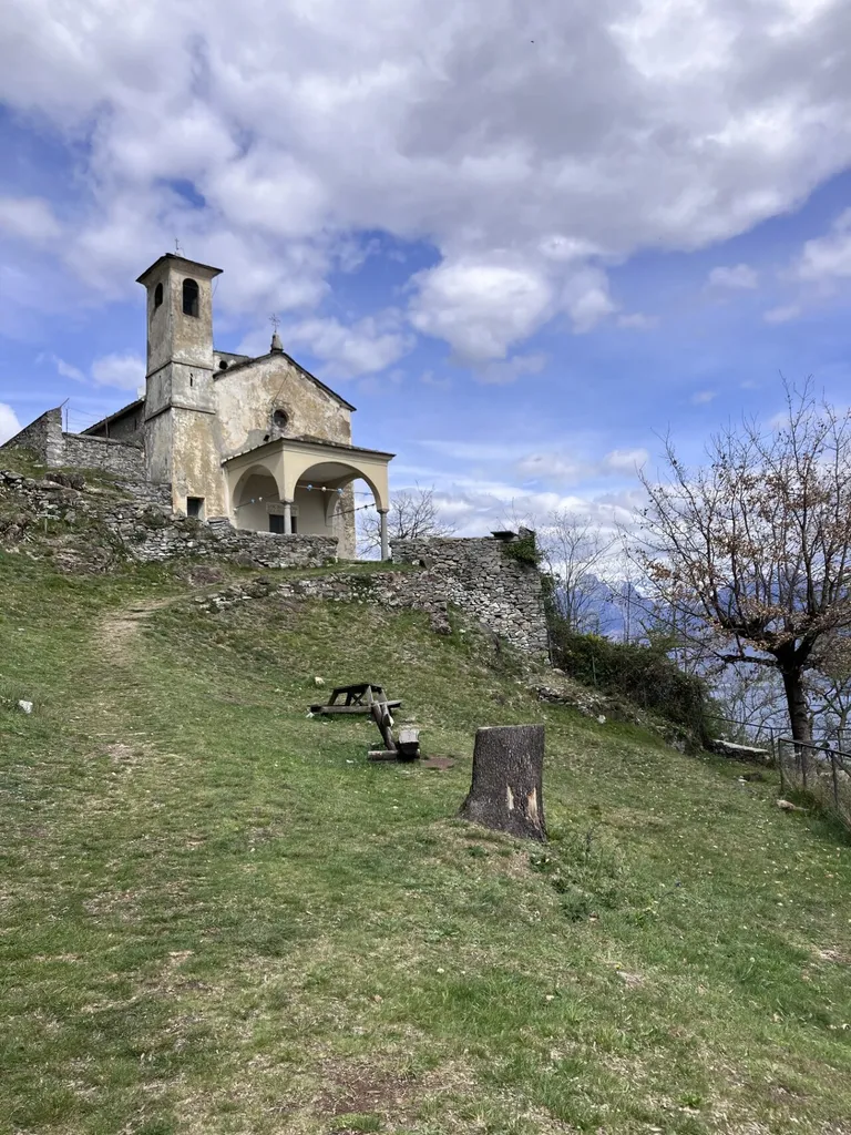 chiesa di Sant'Eufemia e Giardino del Merlo