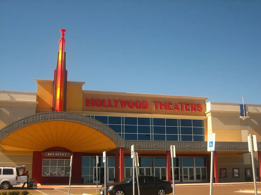 Regal Laredo Stadium 14