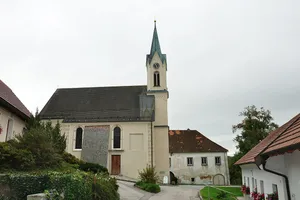 Kath. Filialkirche hl. Michael und ehem. Friedhofsfläche