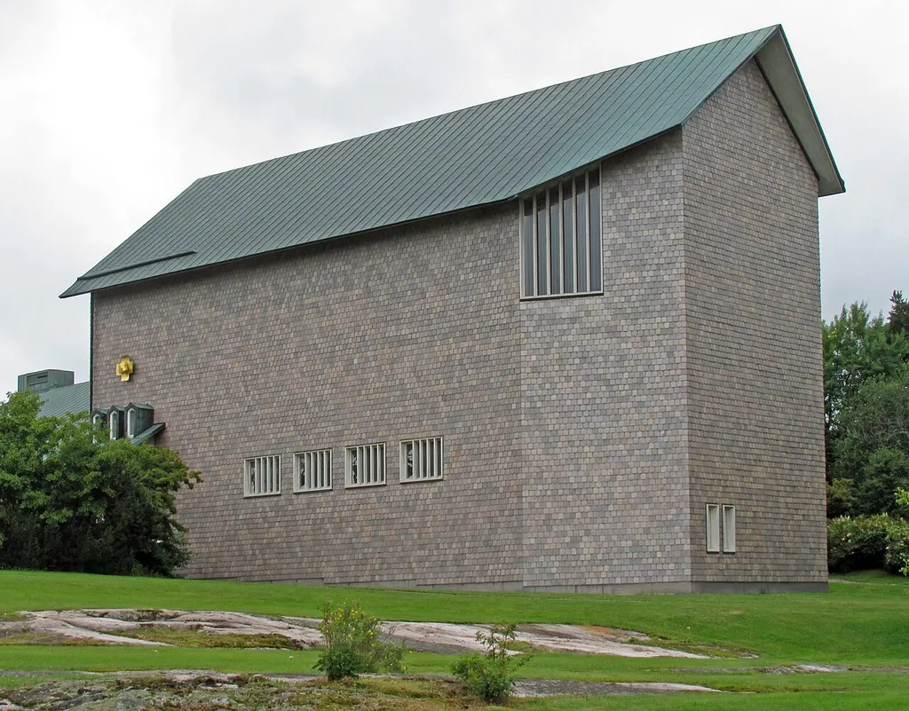 Storfors kyrka från sydost