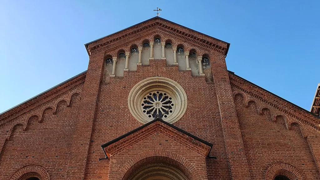 Facciata della chiesa di Maria Vergine Assunta di Cervere