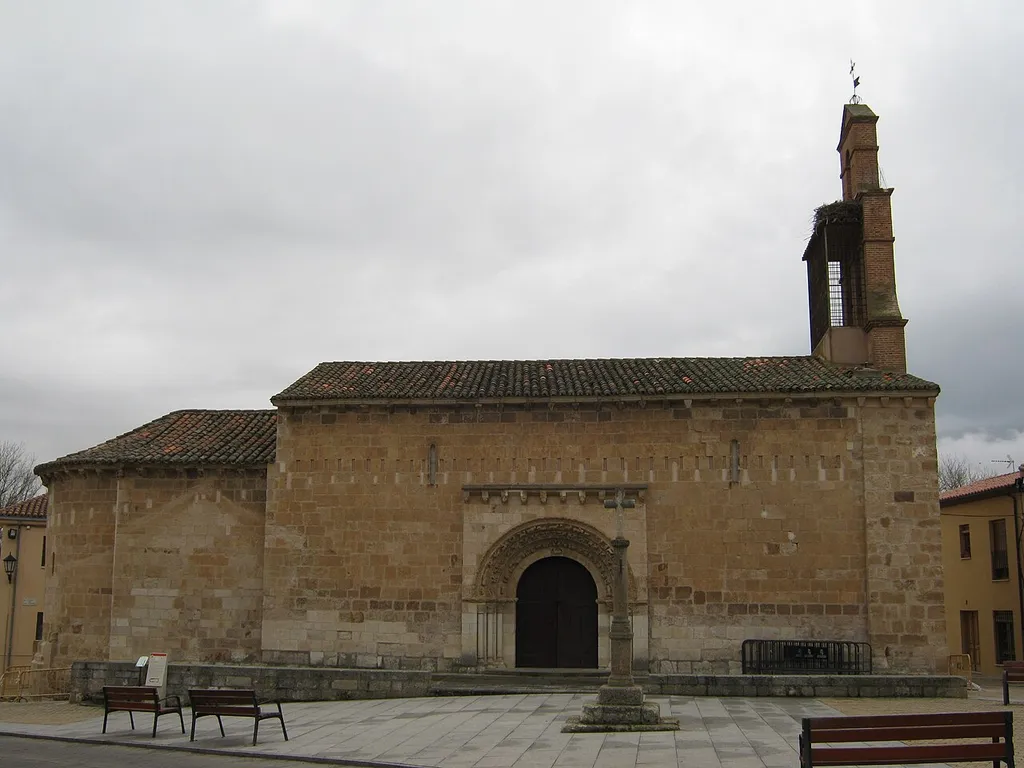 Exterior de la iglesia de San Claudio de Olivares