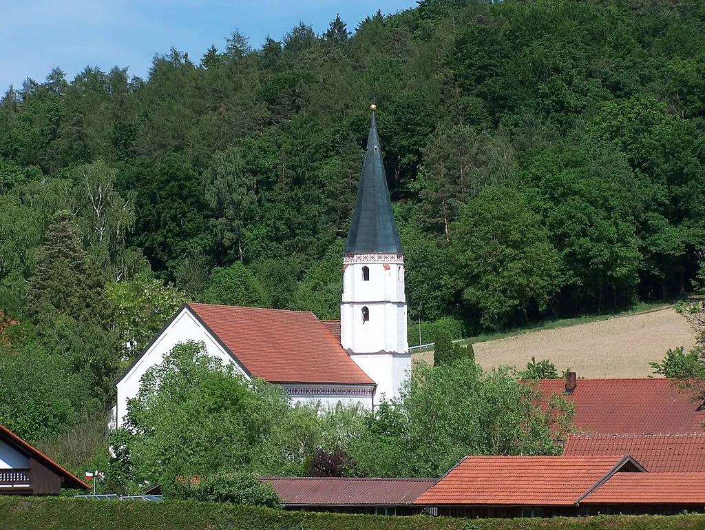 Reichersdorf, alte Schulstraße 7. Kirche St. Margaretha, spätgotisch, 15. Jh.; mit Ausstattung.