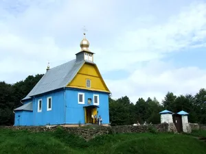 Church of St. Nicholas, Latyhaĺ