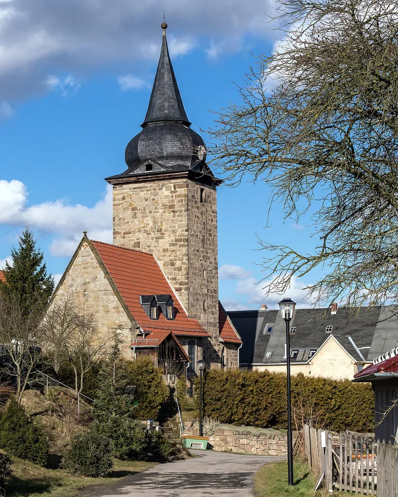 Denkmalgeschützte Kirche in Zeigerheim, Ortsteil von Bad Blankenburg, Westansicht