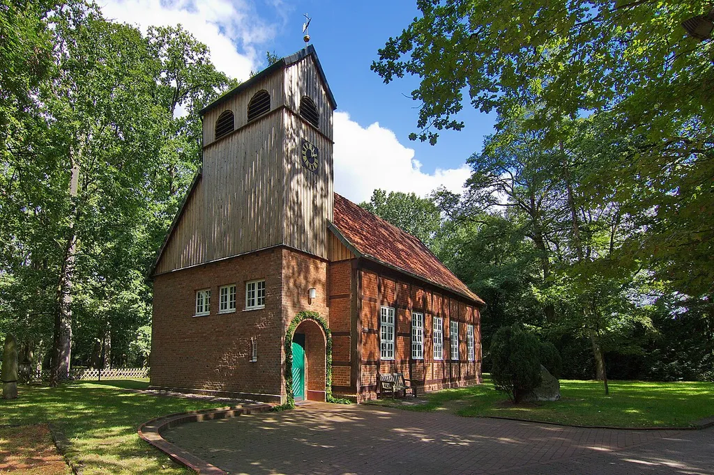 Ludwig-Harms-Kirche in Fuhrberg (Burgwedel), Niedersachsen, Deutschland.