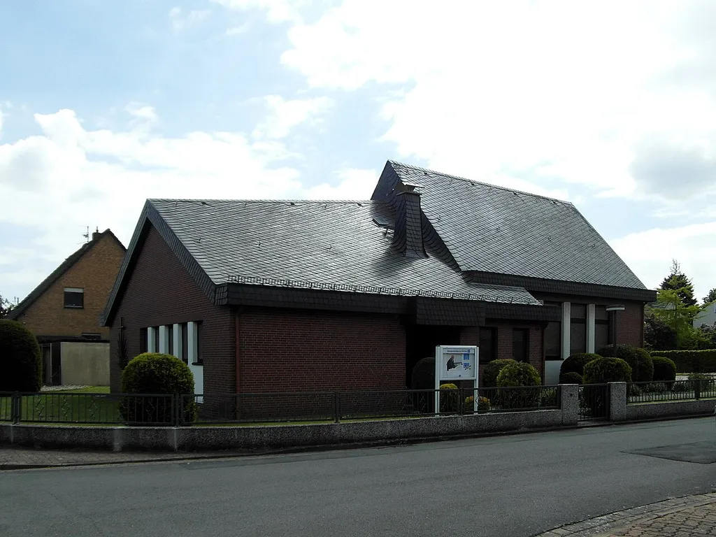 Neuapostolische Kirche, Lange Heese 46, Pattensen, Region Hannover, 1986 eingeweiht.[1]