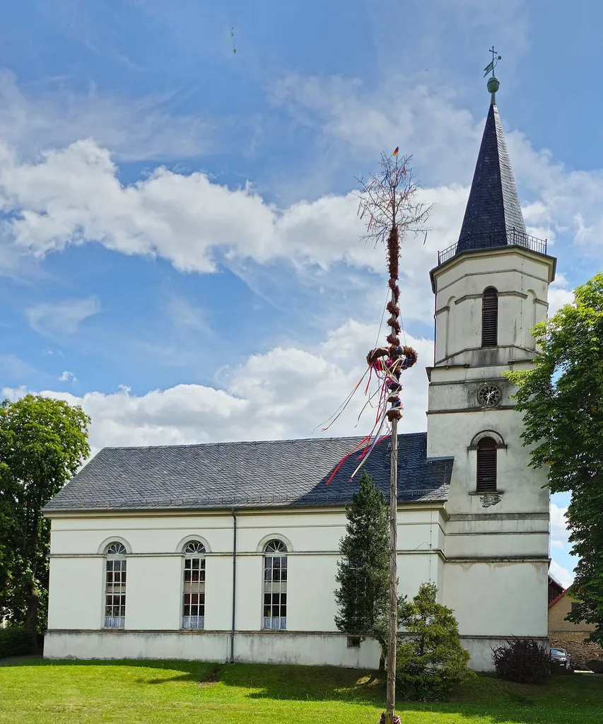 Wilhelmsdorf (Saale), Dorfkirche (07).jpg