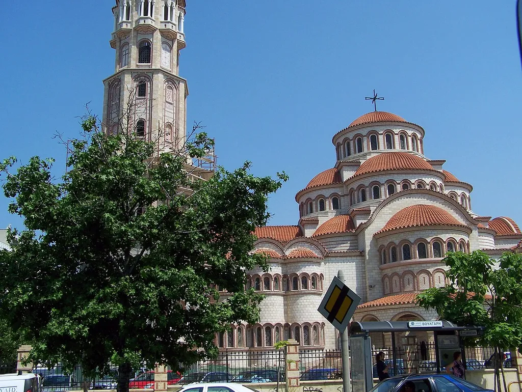 Eglise des Trois Saints Hiérarques depuis le boulevard Voulgari