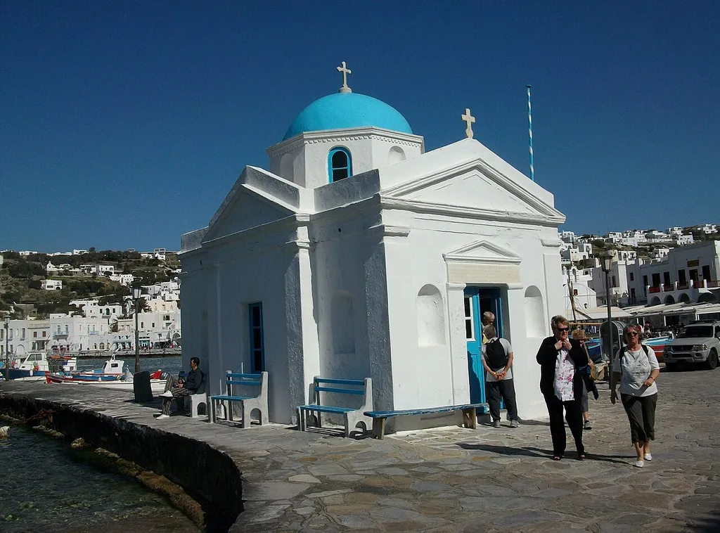 Església al port de Míkonos.