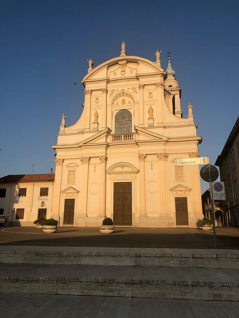Facciata della chiesa parrocchiale di Cilavegna