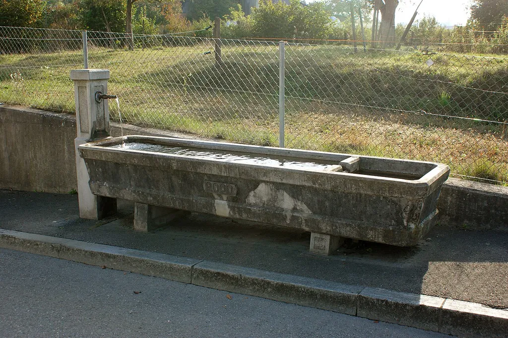 Brunnen Eisenbahnunterführung Buch